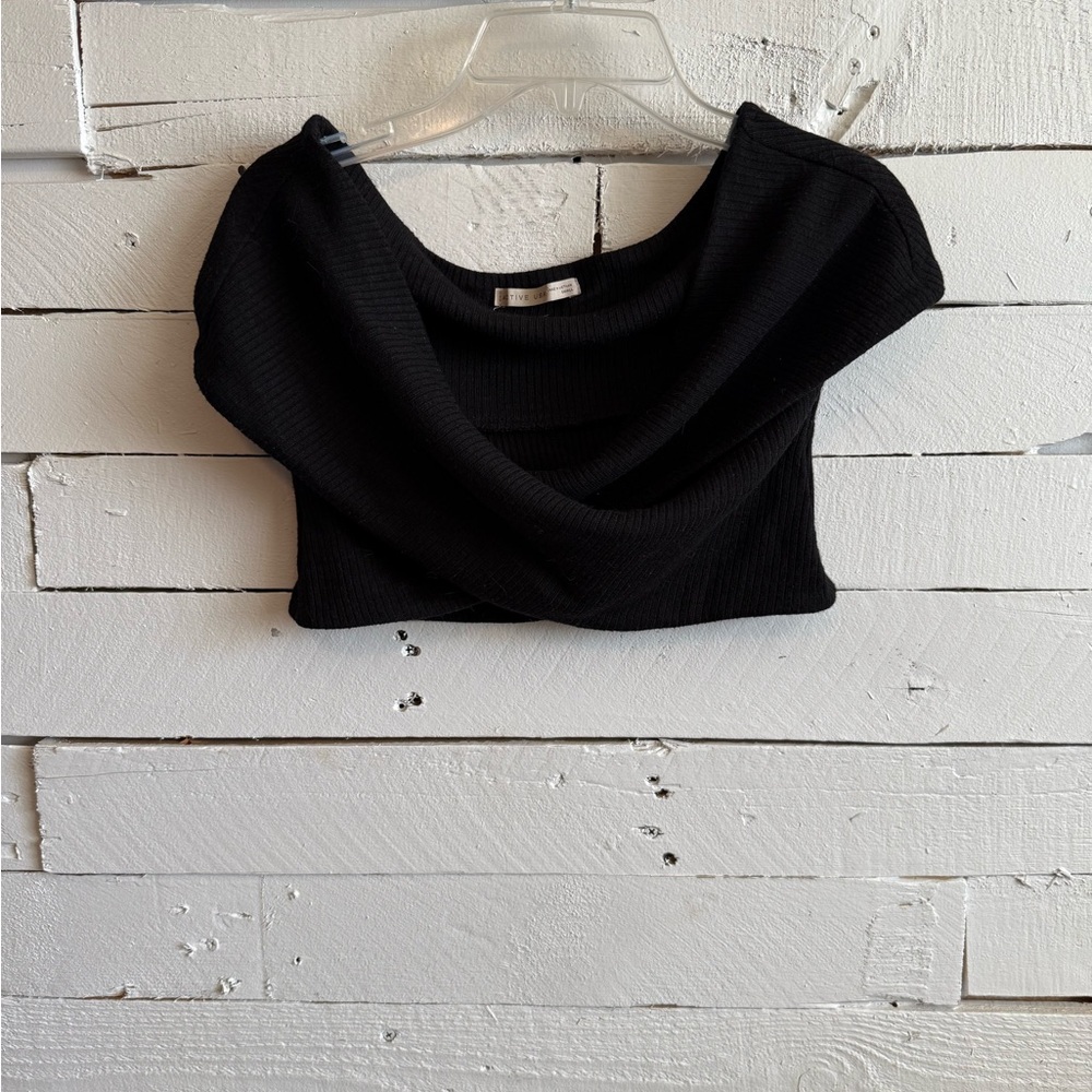 Active USA Black Crop Top